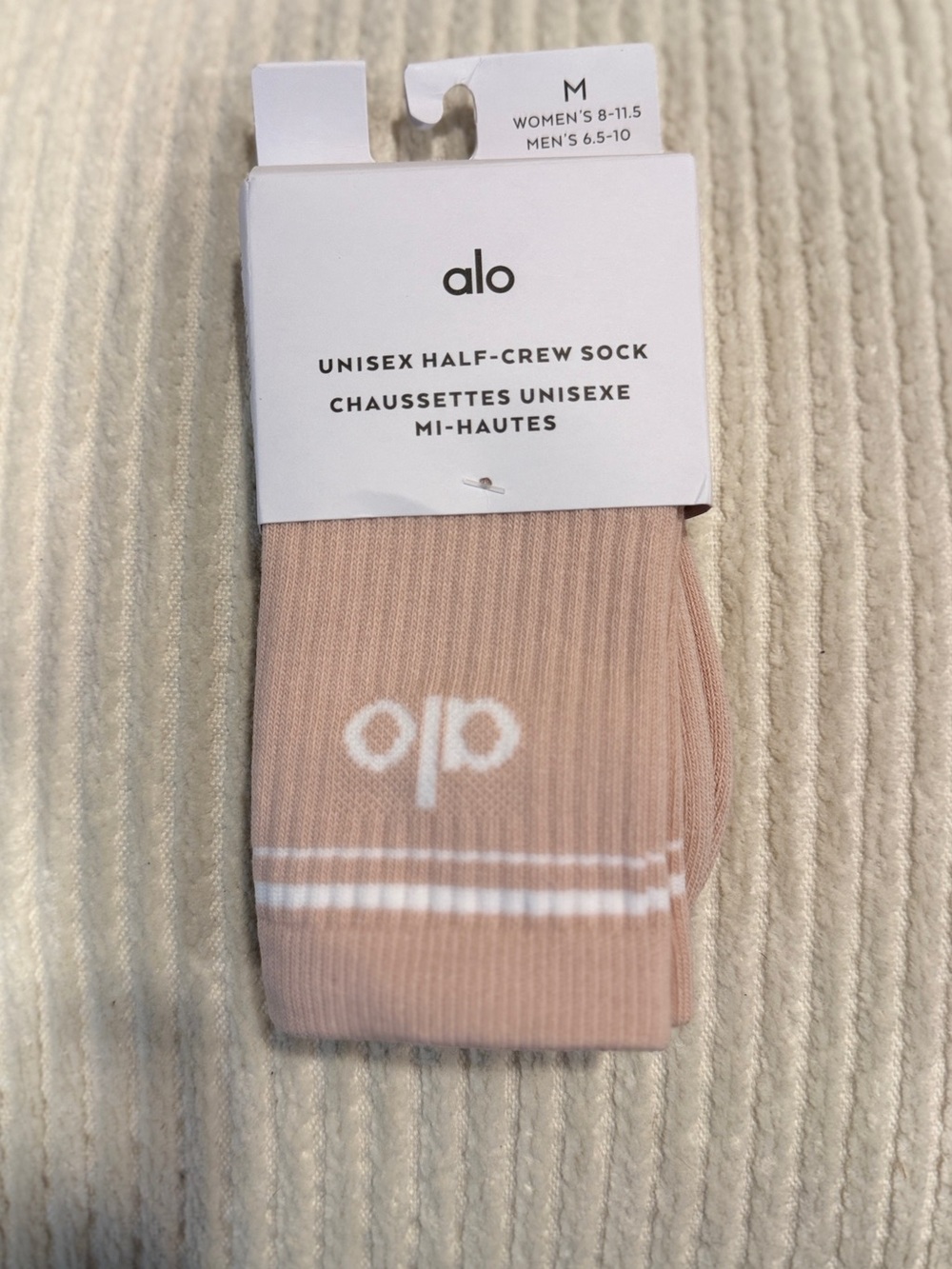 ALO Yoga Half Crew Throwback Socks Pink Quartz/White Unisex-Size Med-NWT - Picture 3 of 6
